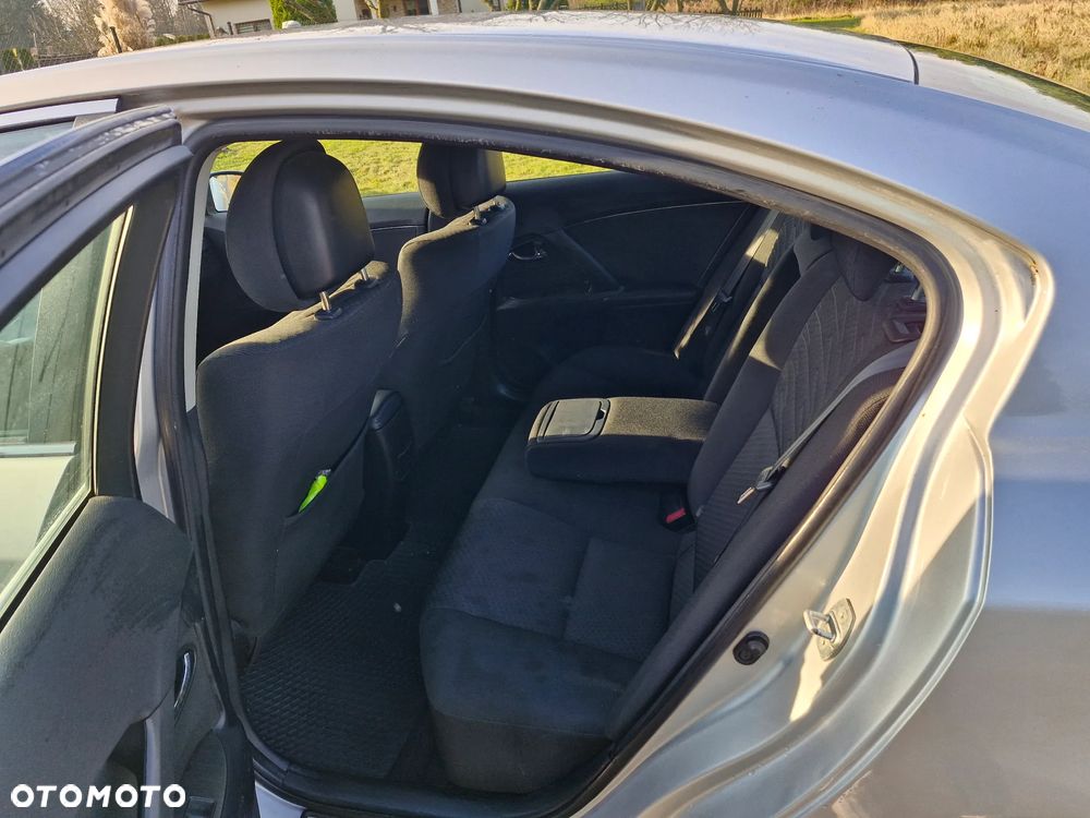 Toyota Avensis 2.0 Sol plus MS - 11