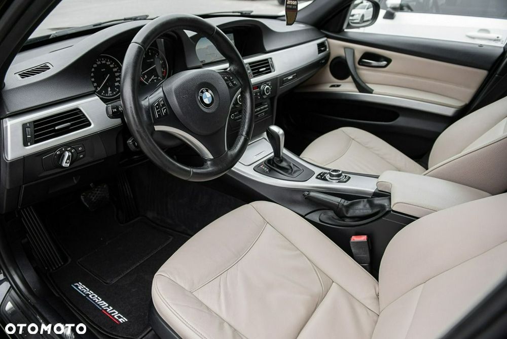 BMW Seria 3 325i Edition Sport - 7