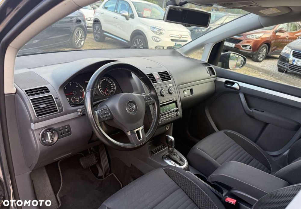 Volkswagen Touran - 21