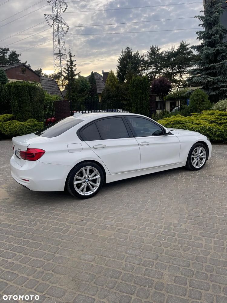 BMW Seria 3 330i Edition Luxury Line Purity - 6