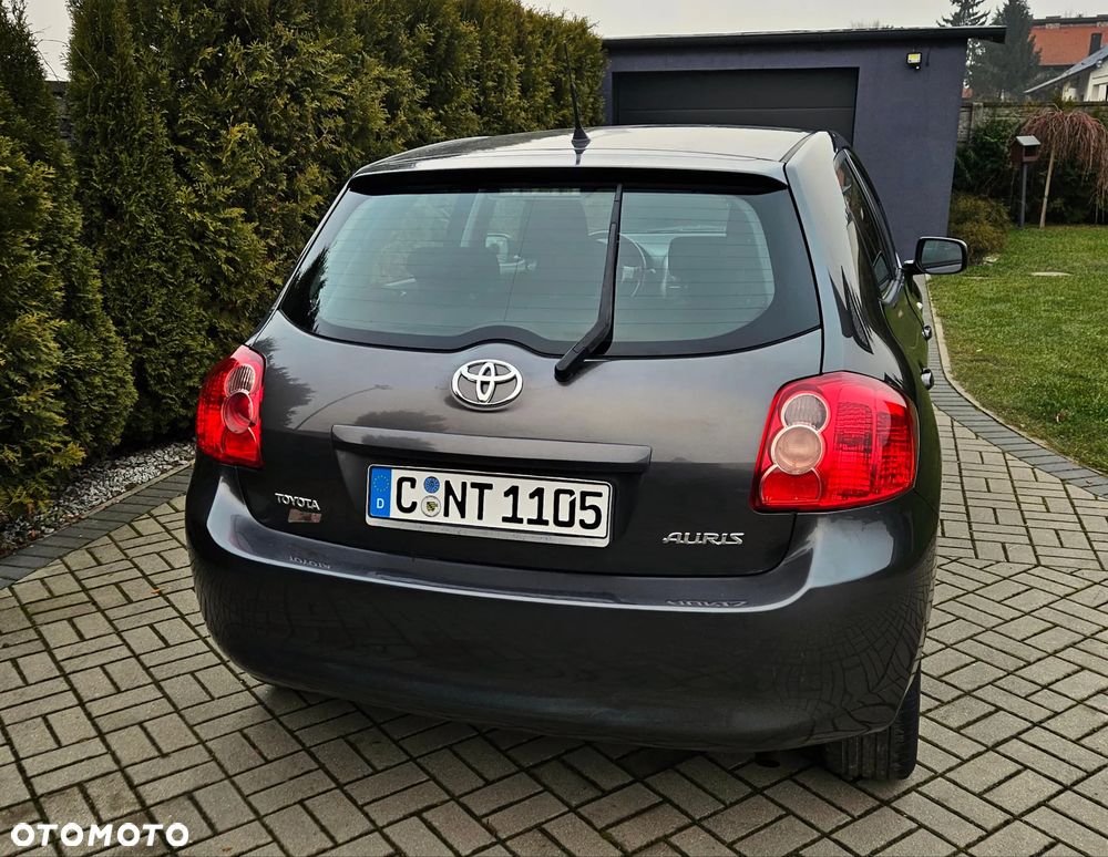 Toyota Auris 1.6 VVT-i Executive - 13