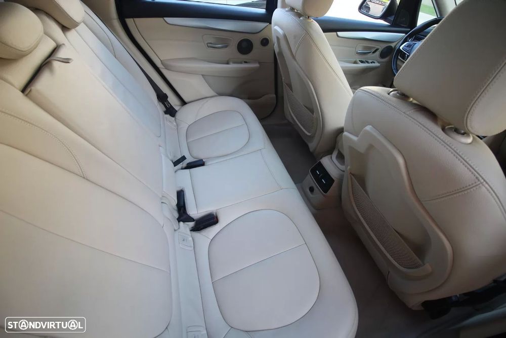 BMW 225xe Active Tourer Line Luxury - 35
