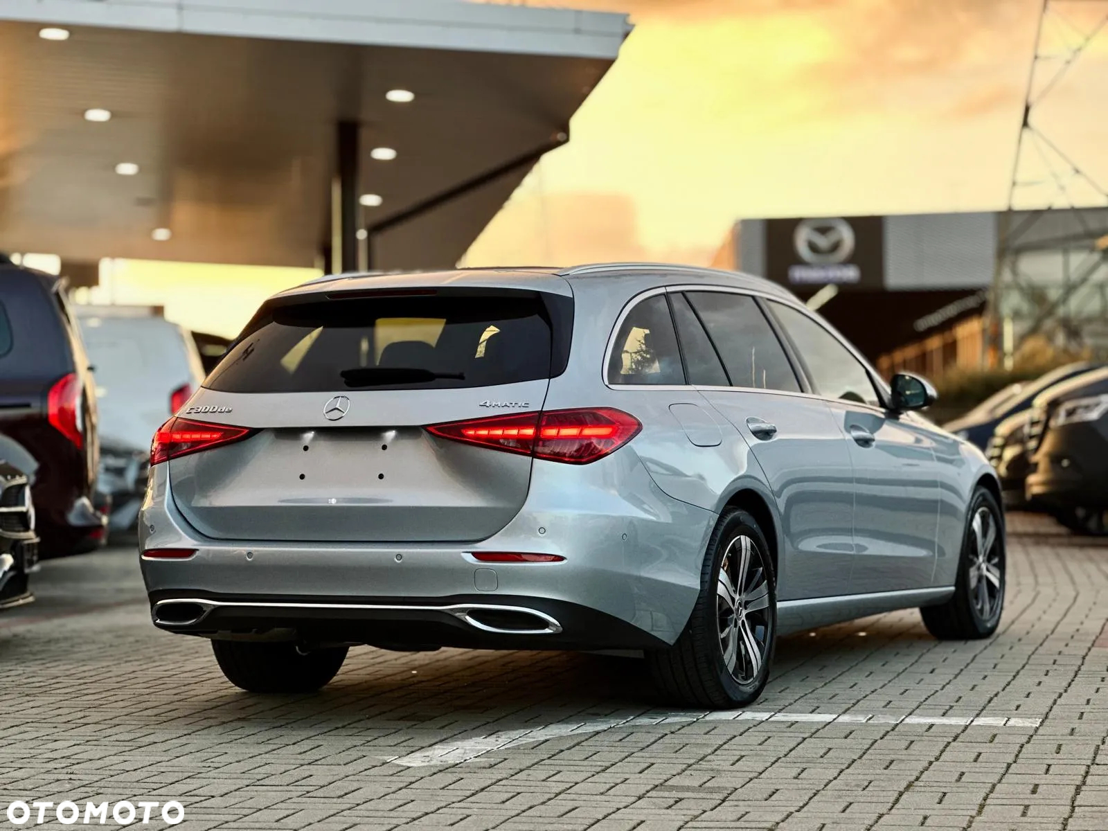 Mercedes-Benz Klasa C 300 de PHEV 4-Matic Avantgarde - 38