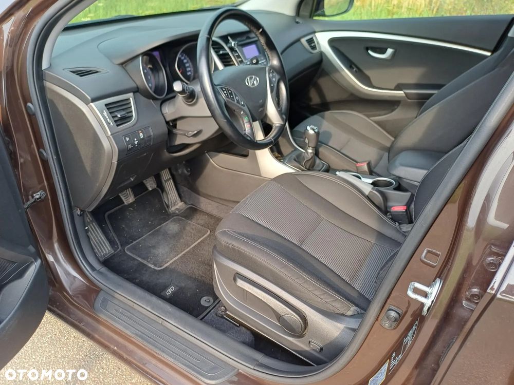 Hyundai i30 blue 1.6 GDI Trend - 14