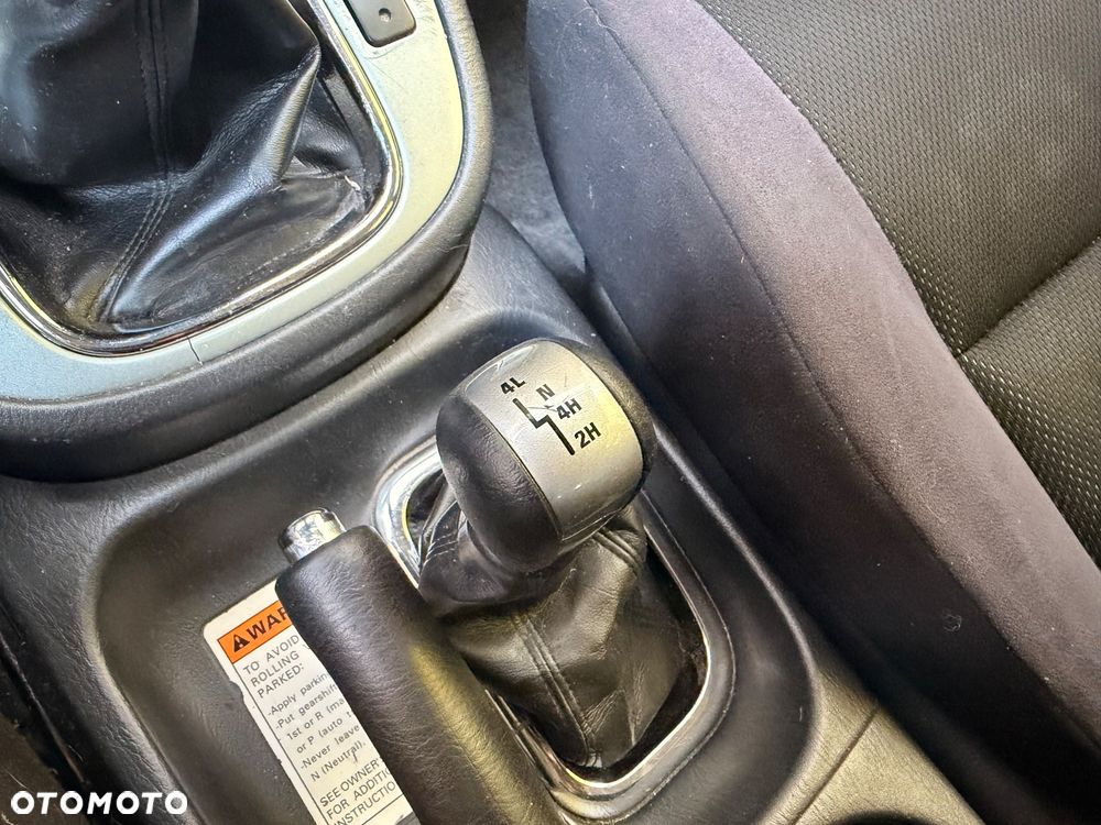 Suzuki Grand Vitara 2.0 - 26