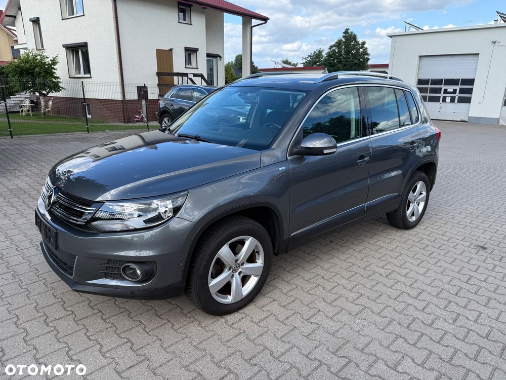 Volkswagen Tiguan - 1