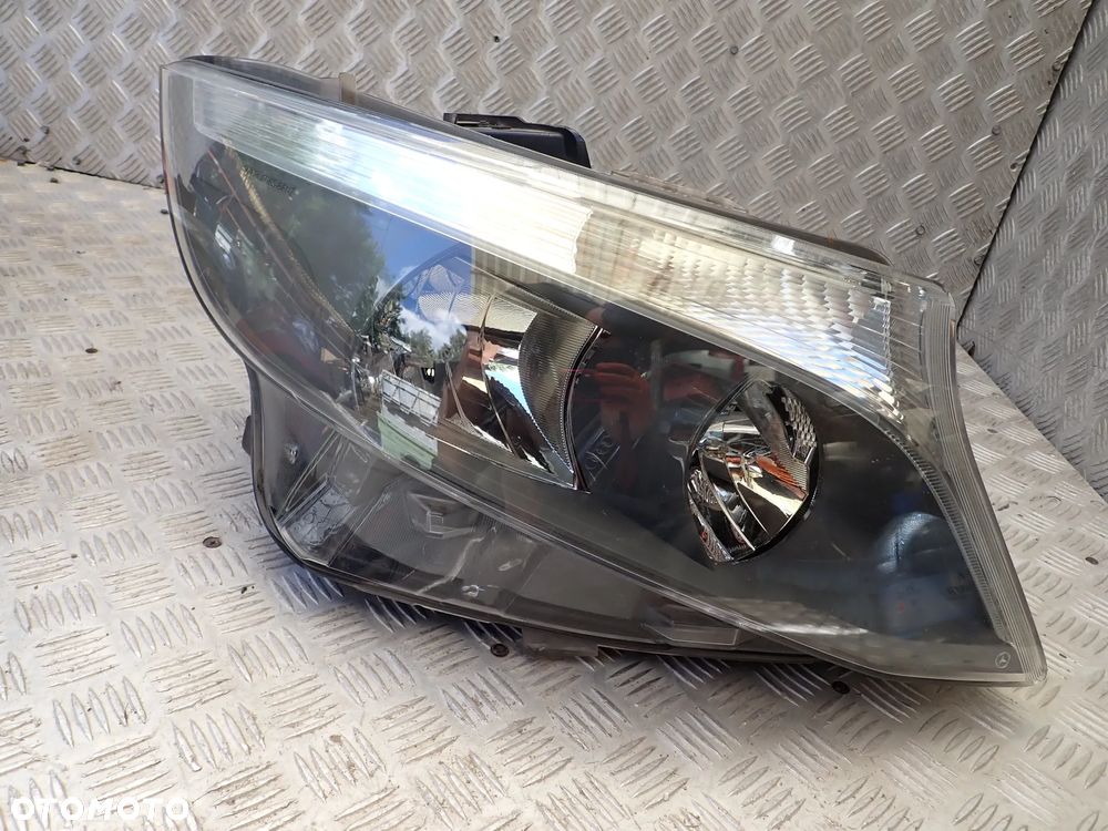 LAMPA PRAWY PRZÓD MERCEDES W447 VITO V-KLASA  A4479065900