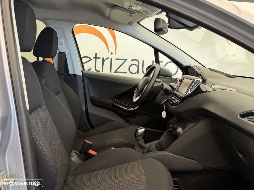 Peugeot 208 1.2 PureTech Signature - 8