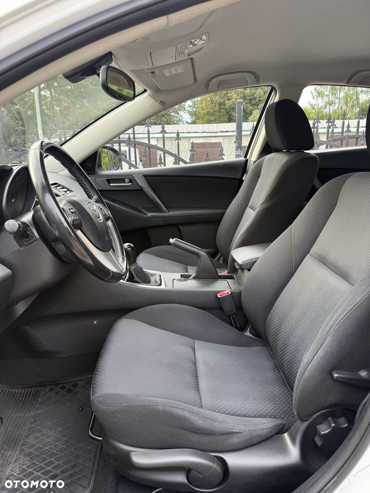 Mazda 3 1.6 Exclusive + - 6
