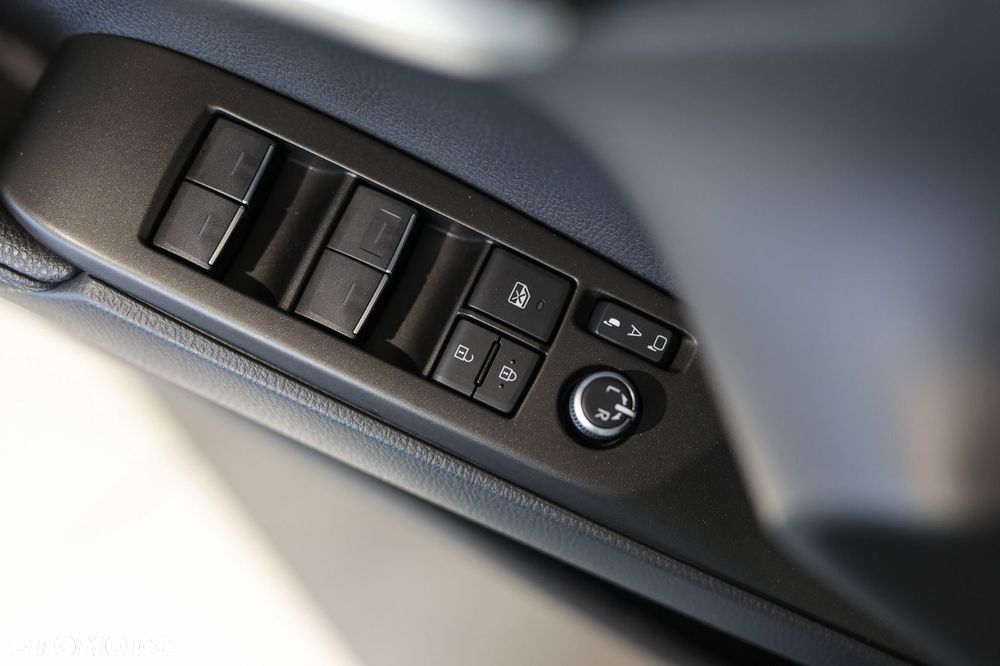 Toyota Camry - 13