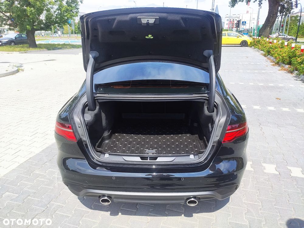 Jaguar XE P250 S - 7