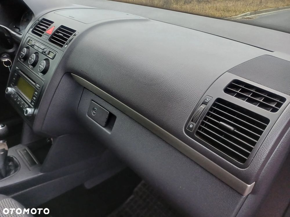 Volkswagen Touran 1.9 TDI Highline - 22