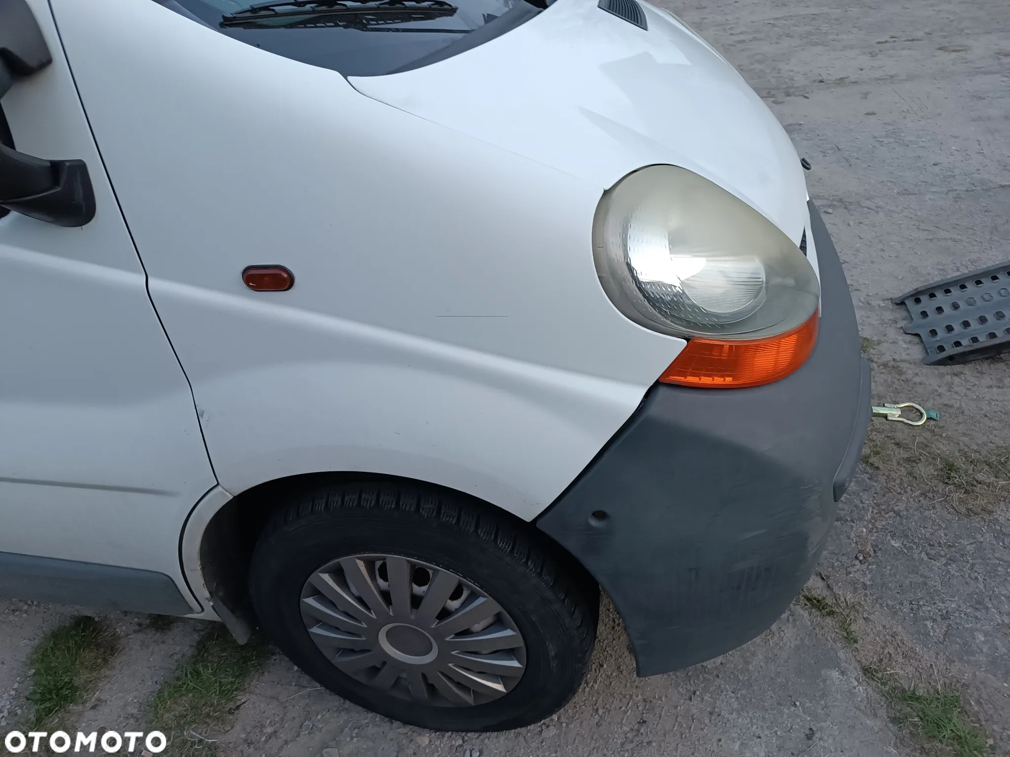 RENAULT TRAFIC  II 0D31 BIAŁY KOMPLETNY PRZÓD MASKA ZDERZAK BŁOTNIK PAS CZOŁOWY CHŁODNICE 1.9 DCI PAS LAMPY - 2