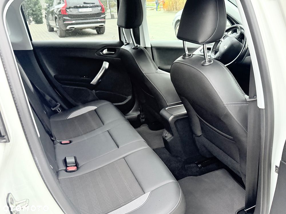 Peugeot 2008 2020 photo 4