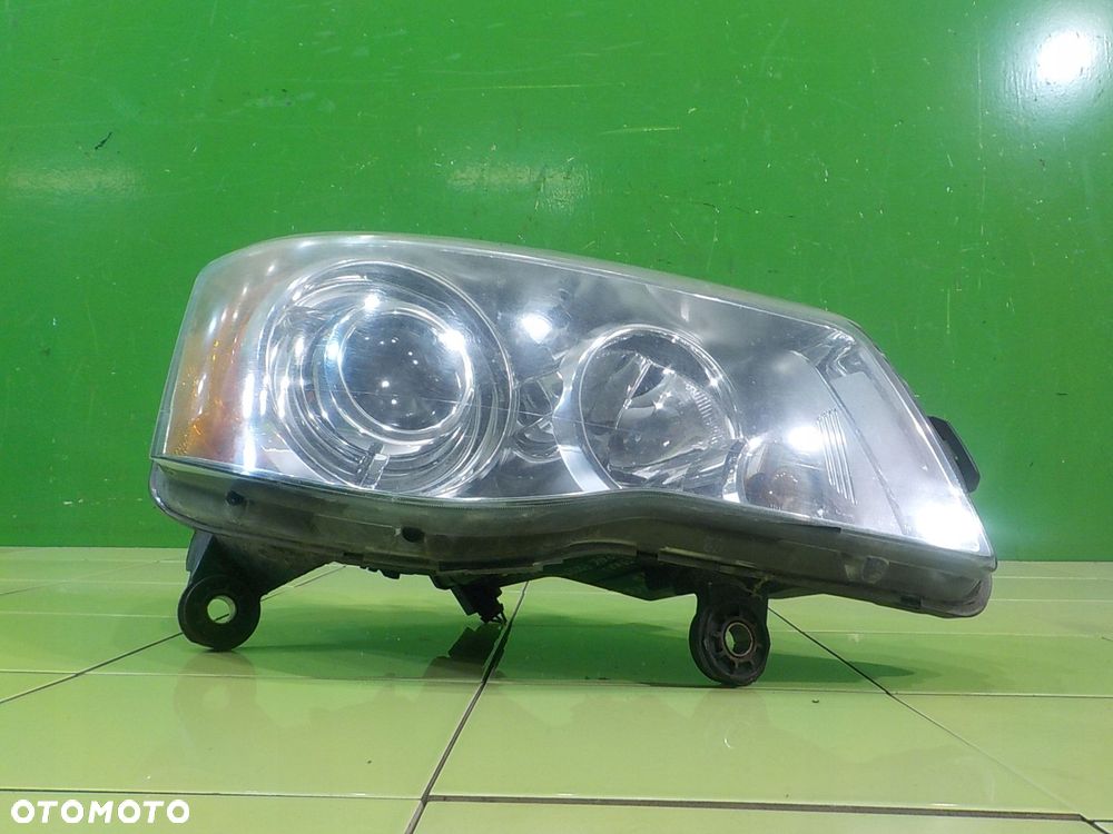 GRAND VOYAGER IV LIFT 2.8 CRD AUT 07r 5D XENON lampa prawa przod 1LL263060 - 2