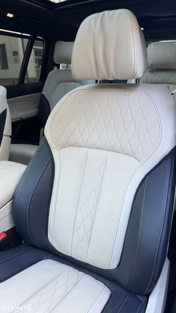 BMW X7 M50i sport - 11