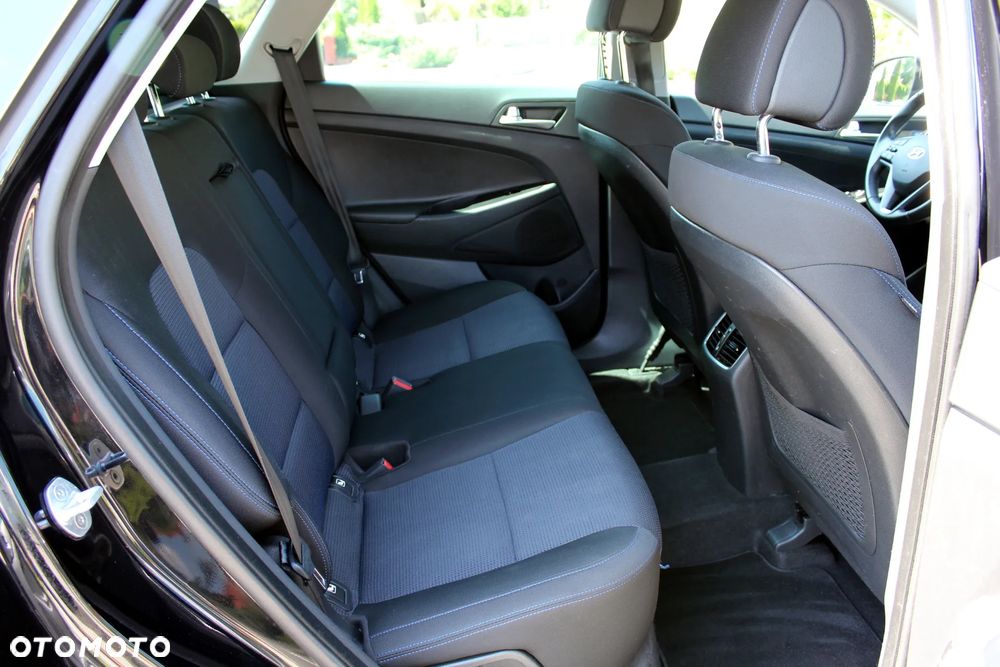 Hyundai Tucson 1.7 CRDI BlueDrive Style 2WD - 17