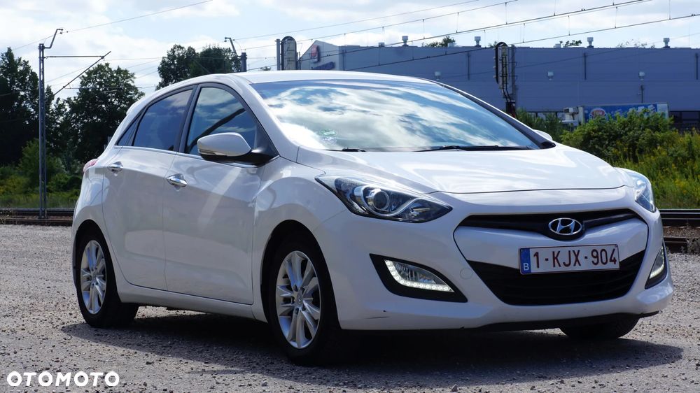 Hyundai i30 blue 1.6 GDI YES Gold - 3