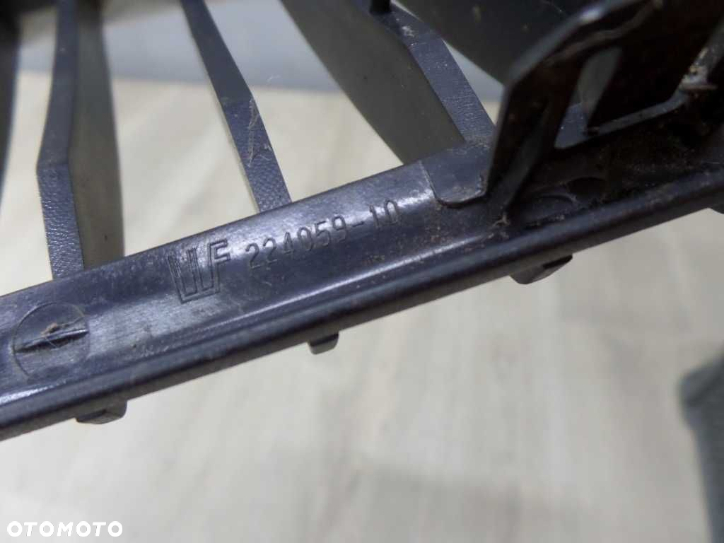 BMW 3 E90 GRILL ATRAPA NERKA ZDERZAKA LEWA 7120007 04-08 - 6