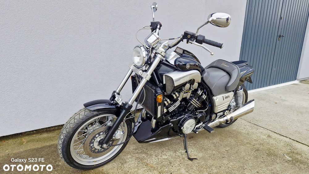 Yamaha V-MAX - 4