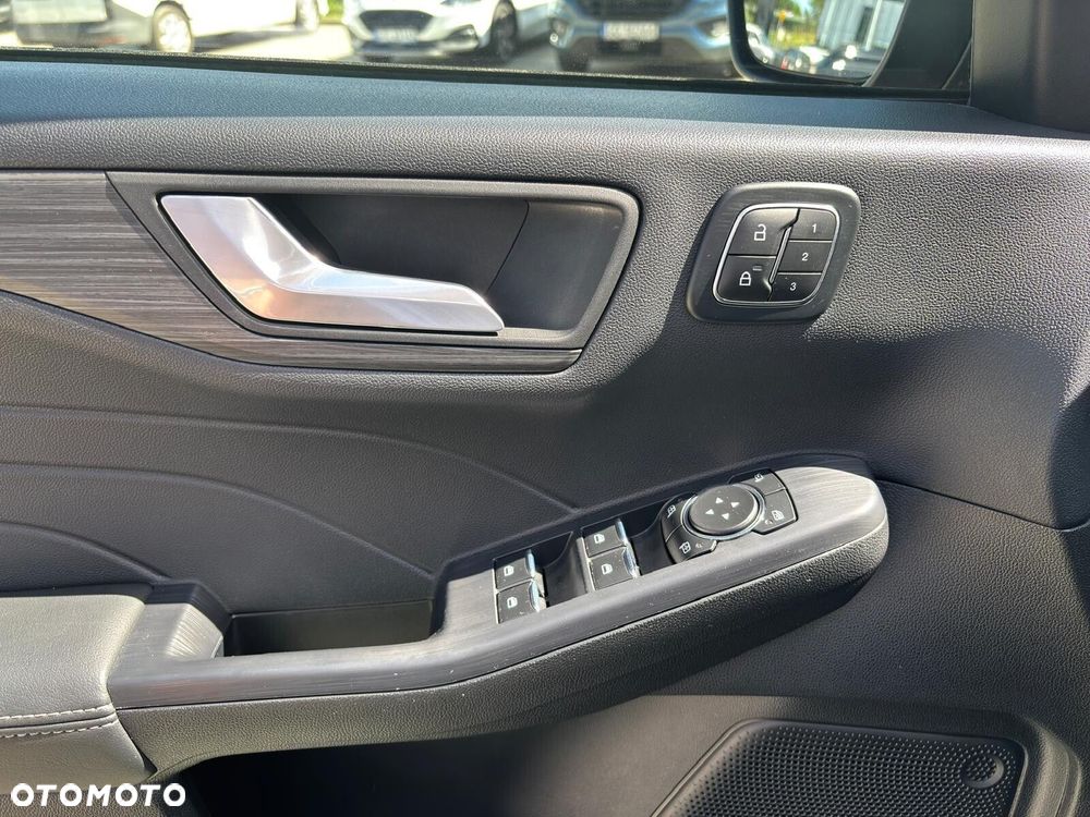 Ford Kuga - 17