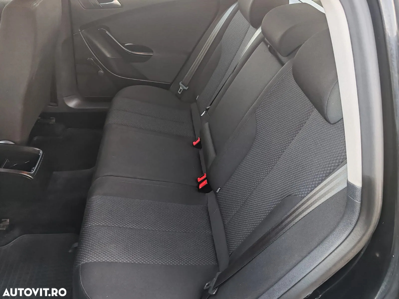 Volkswagen Passat - 13