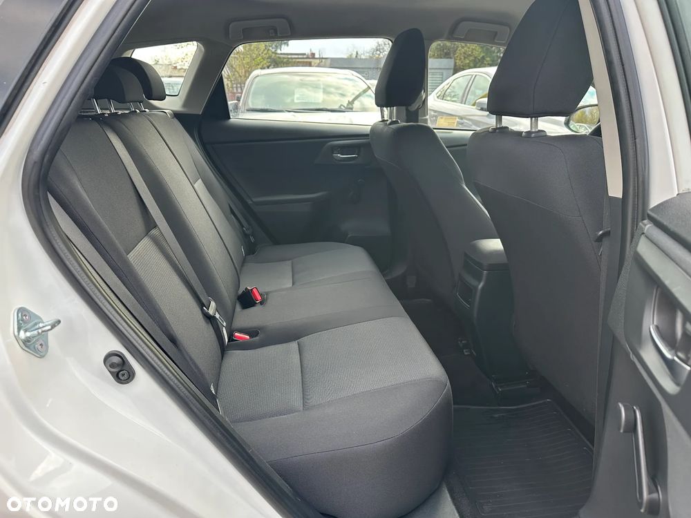 Toyota Auris - 22