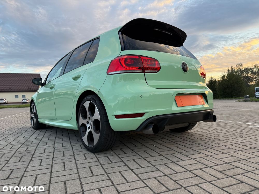 Volkswagen Golf 2.0 GTI - 13