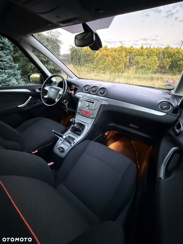 Ford Galaxy - 11