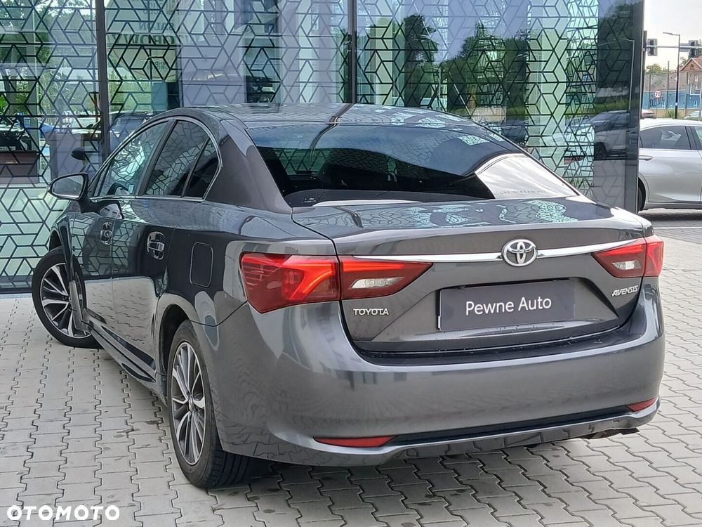 Toyota Avensis 1.8 Premium EU5 - 11