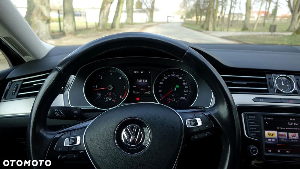 Volkswagen Passat 2.0 TDI (BlueMotion Technology) DSG Highline - 19