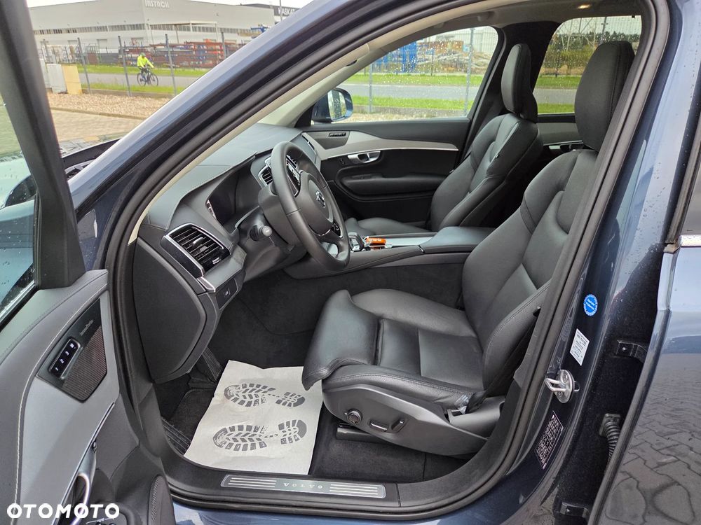 Volvo XC 90 B5 D AWD Plus Bright - 24