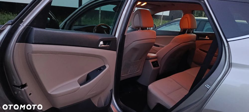 Hyundai Tucson 1.7 CRDI BlueDrive Style 2WD DCT - 10