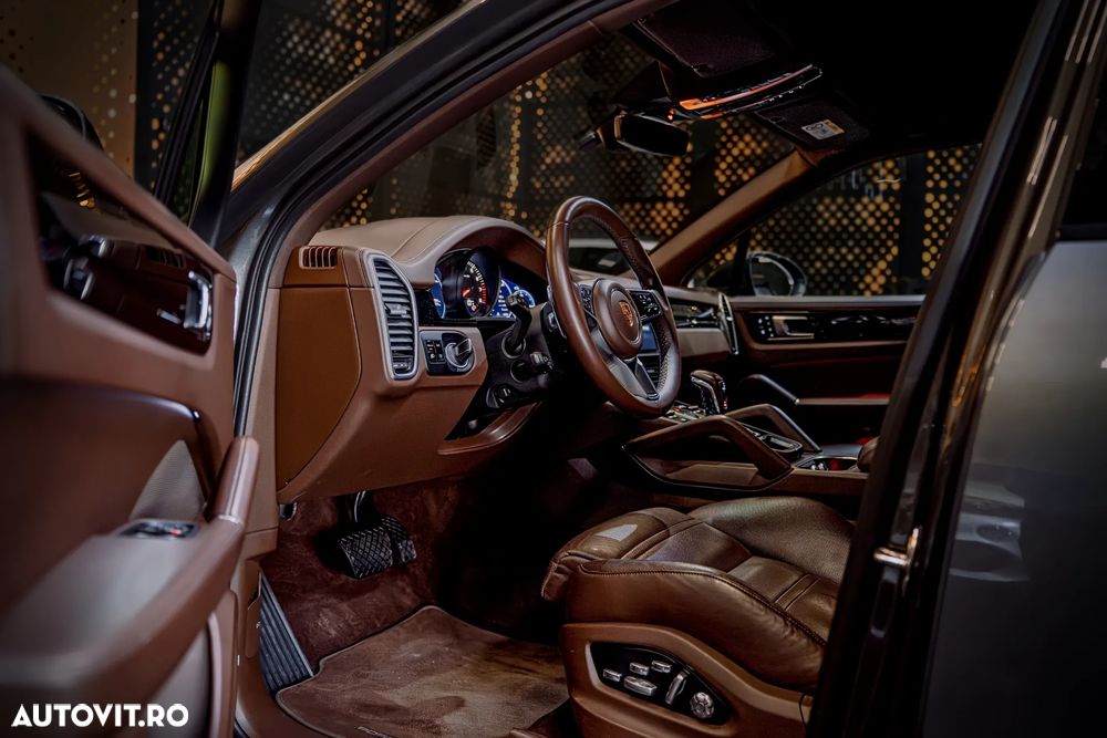 Porsche Cayenne Tiptronic S Platinum Edition - 9