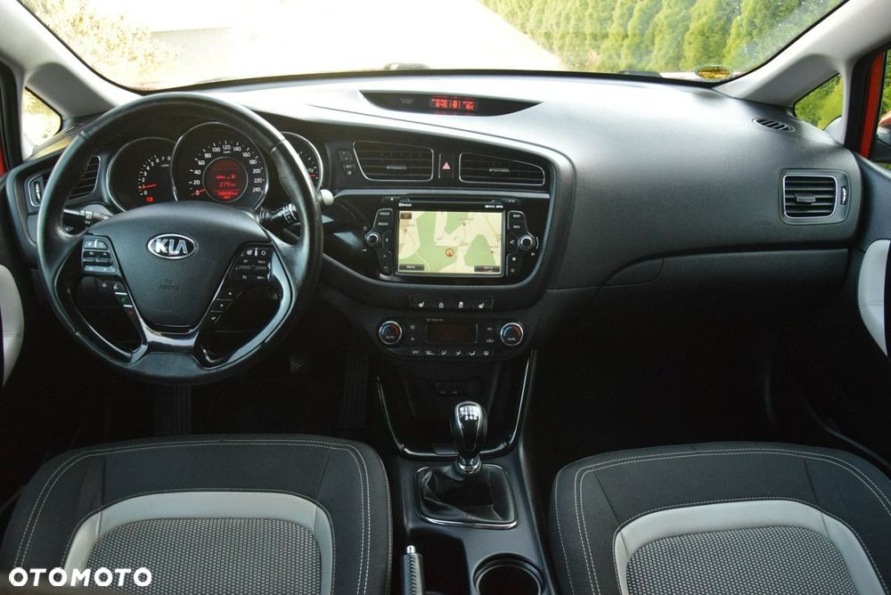 Kia Ceed 1.4 CVVT Dream Team Edition - 28