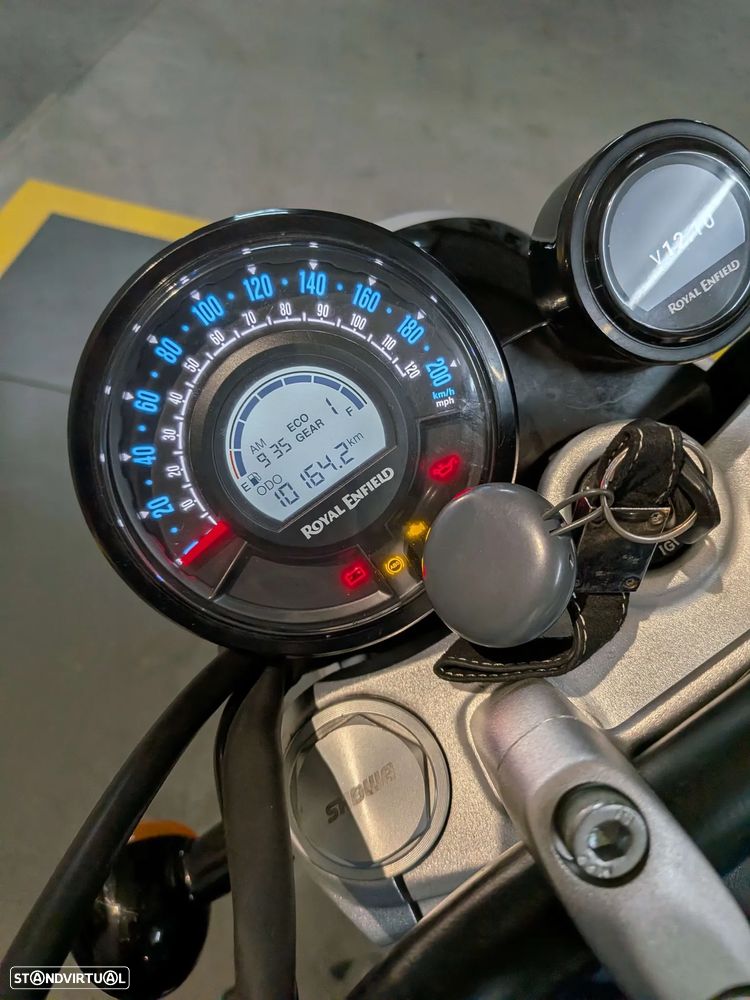 Royal Enfield Super Meteor 650 - 24