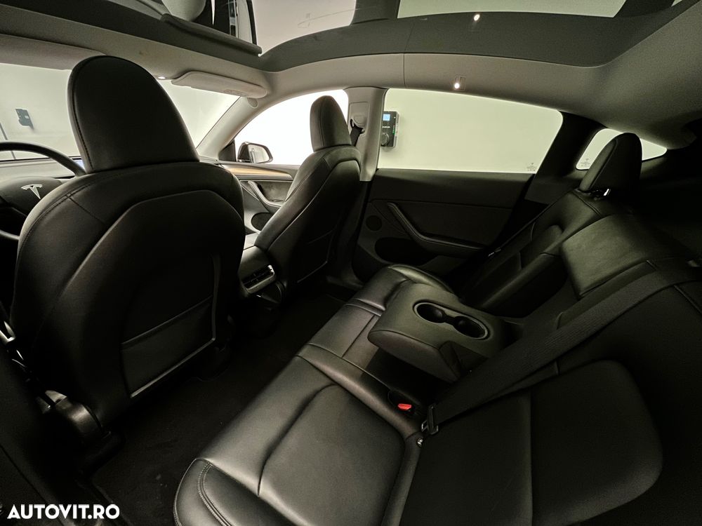 Tesla Model Y Long Range RWD - 34