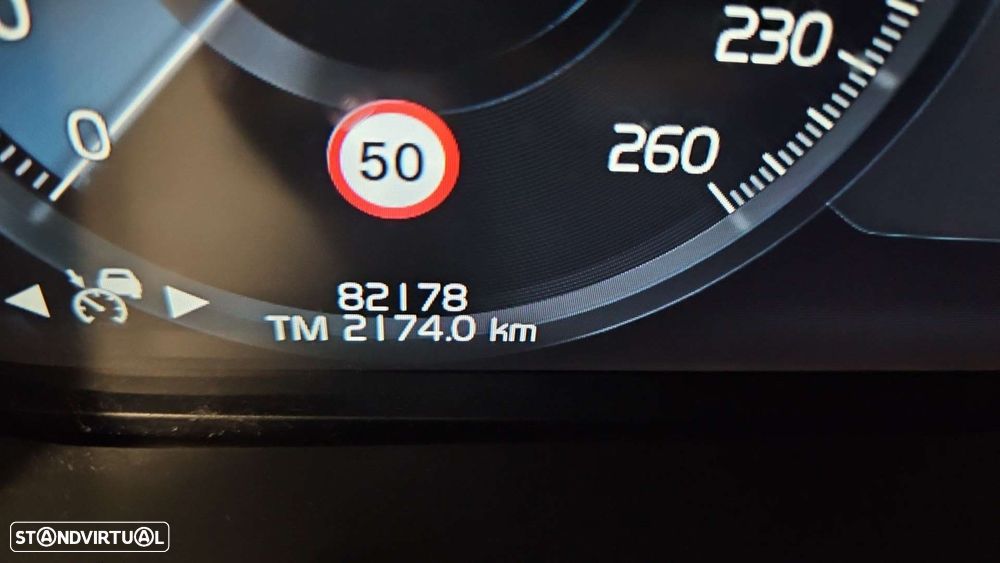 Volvo XC 60 2.0 T8 PHEV Momentum AWD - 8