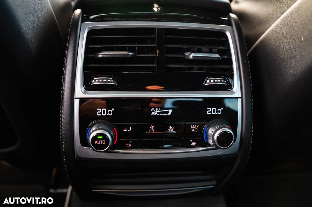 BMW Seria 7 740d xDrive MHEV - 36