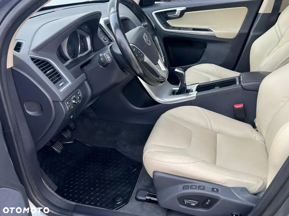 Volvo XC 60 2.4D AWD Summum - 1