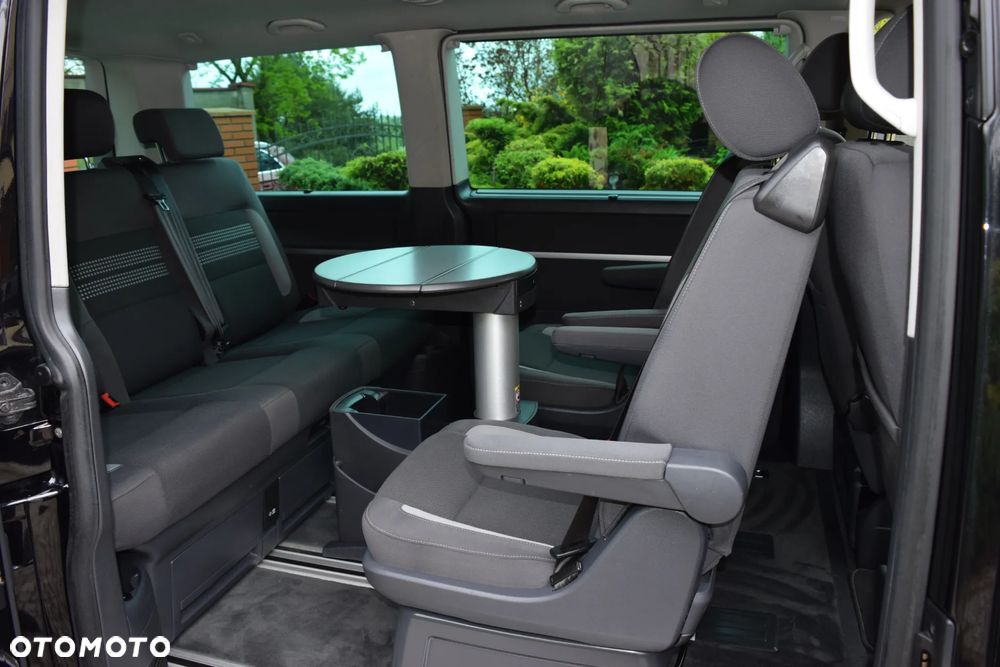 Volkswagen Multivan - 13
