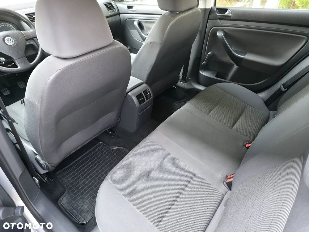 Volkswagen Golf - 5