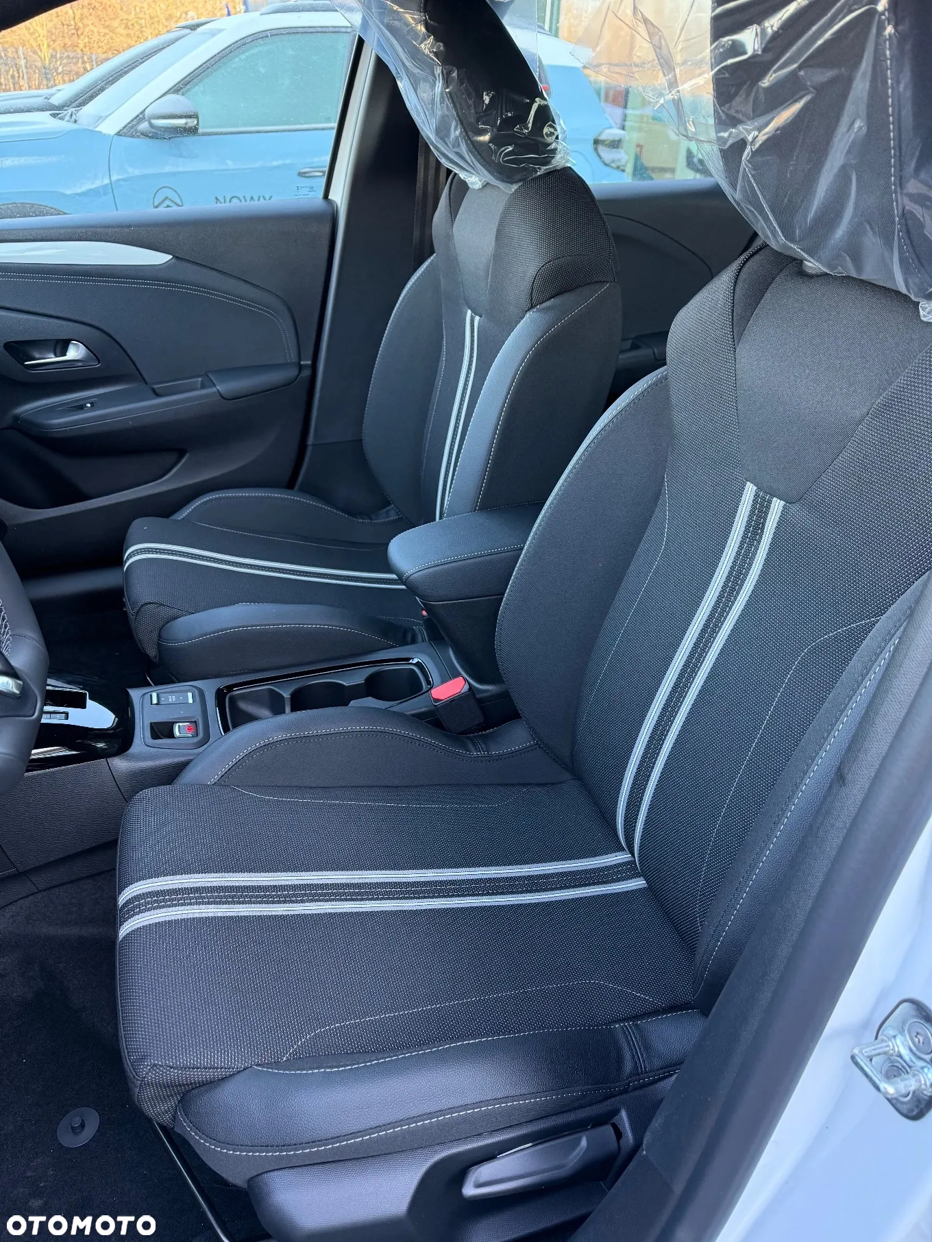 Opel Corsa 1.2 GS S&S - 11