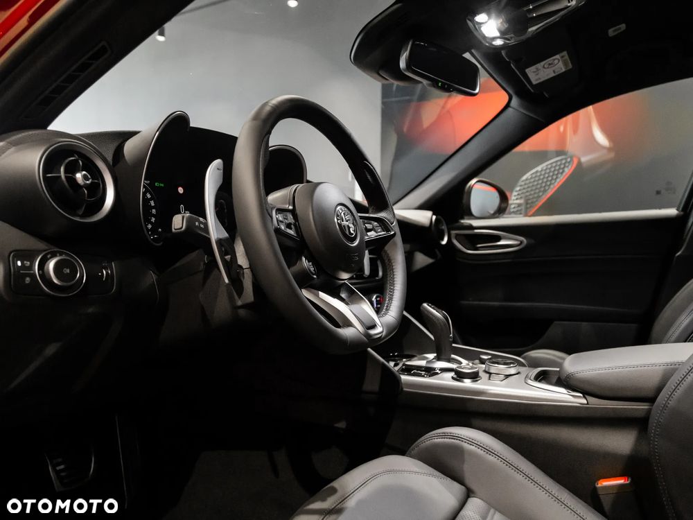 Alfa Romeo Giulia 2.2 D Turbo Veloce Q4 - 9