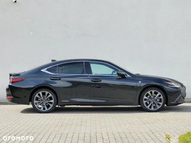 Lexus ES 300h F Sport Edition - 10
