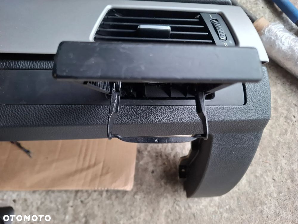 DESKA ROZDZIELCZA KOKPIT KONSOLA KUBKI UCHWYT NA KUBKI PASY PODUSZKI SENROR KOMPLET BMW E90 E91 SLASK WYSYLKA - 4