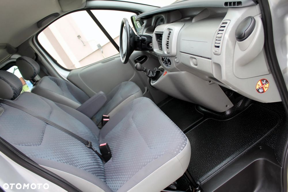 Renault Trafic Passenger L2H1 Expression - 11