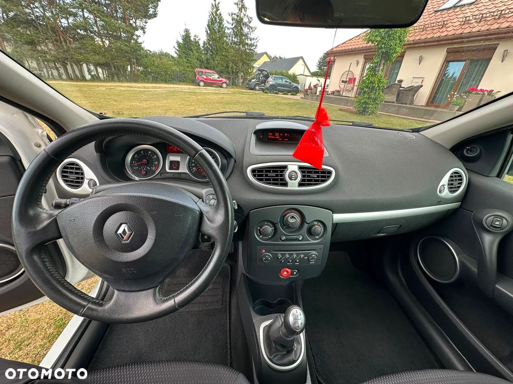 Renault Clio - 17