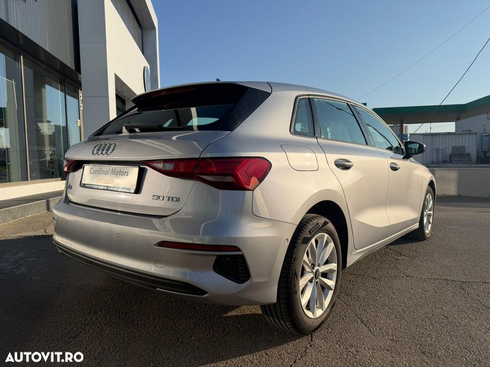 Audi A3 Sportback 2.0 30 TDI Basic - 4