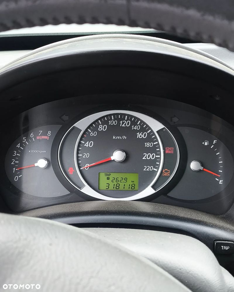 Hyundai Tucson 2.0 Comfort 2WD - 10